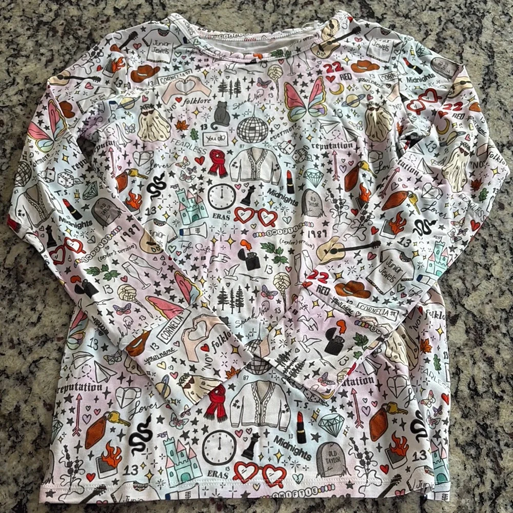 Little Snuggles Taylor Swift PJ Set - Picture 8 of 15